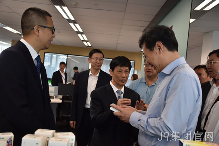 山东省日照市市长李永红一行来J9集团官网上海分公司考察调研 山东省日照市市长李永红一行来J9集团官网上海分公司考察调研