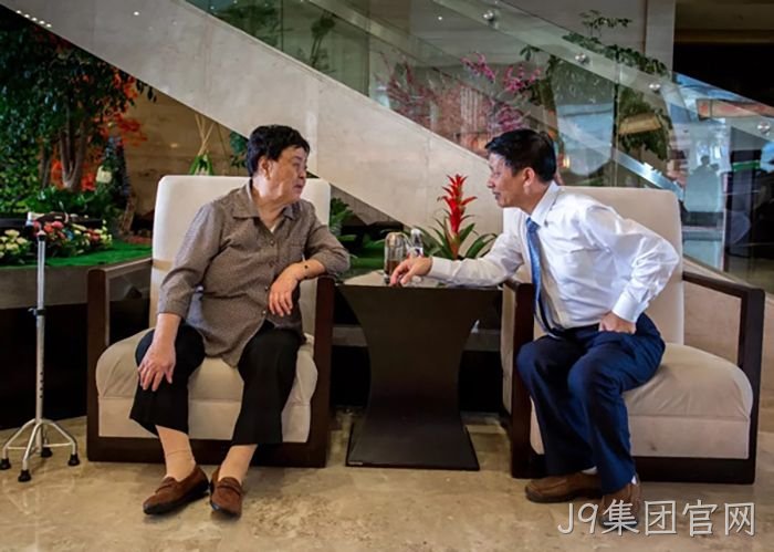 汪月霞率“六连”老战士来J9集团官网参观指导 汪月霞率“六连”老战士来J9集团官网参观指导
