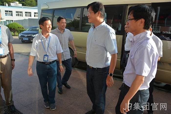 省食品药品监督管理局局长朱志泉来J9集团官网调研 省食品药品监督管理局局长朱志泉来J9集团官网调研